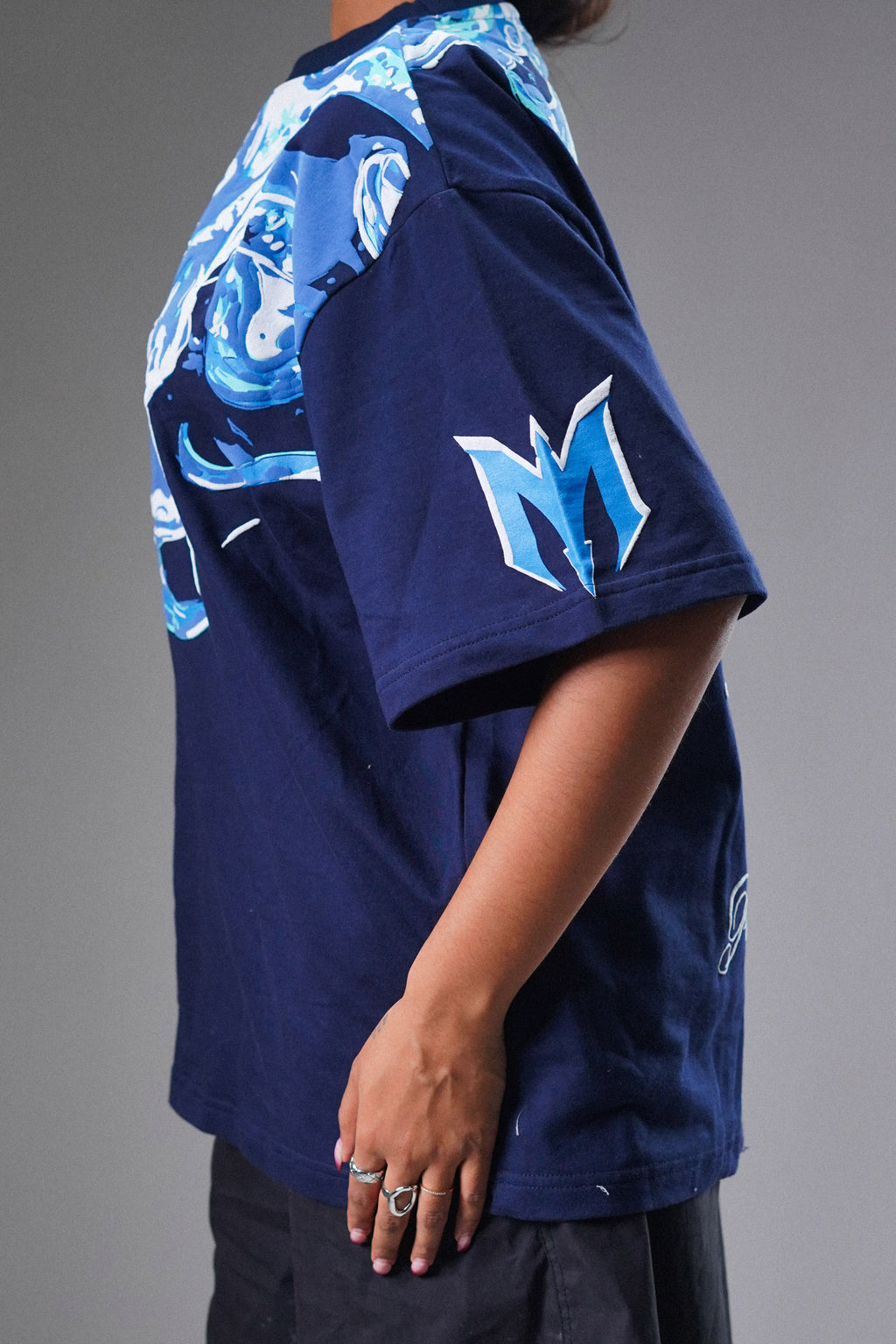 The "Pain Has Power" Heavyweight Female Tee